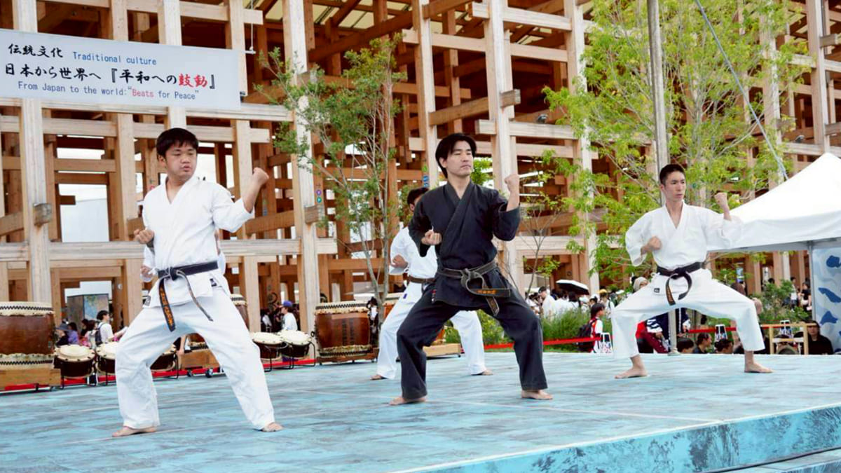 少林流伝武智流空手『琉陽会』と、伝統空手道『文武館』の皆様による琉球空手の表演